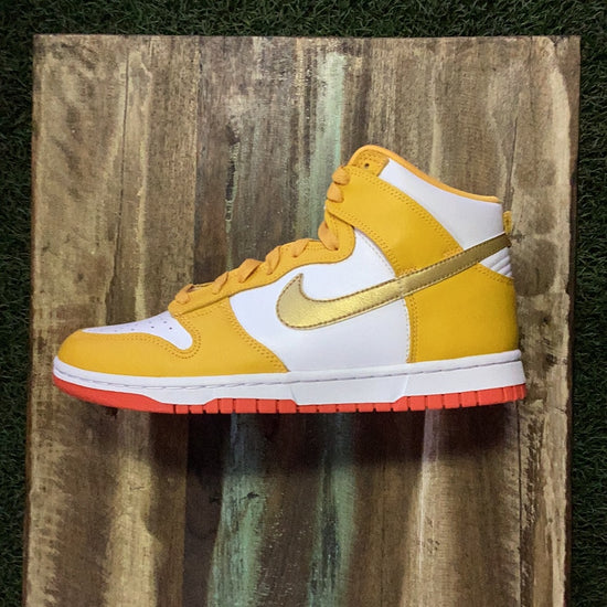 NIKE DUNK HIGH W UNIVERSITY GOLD