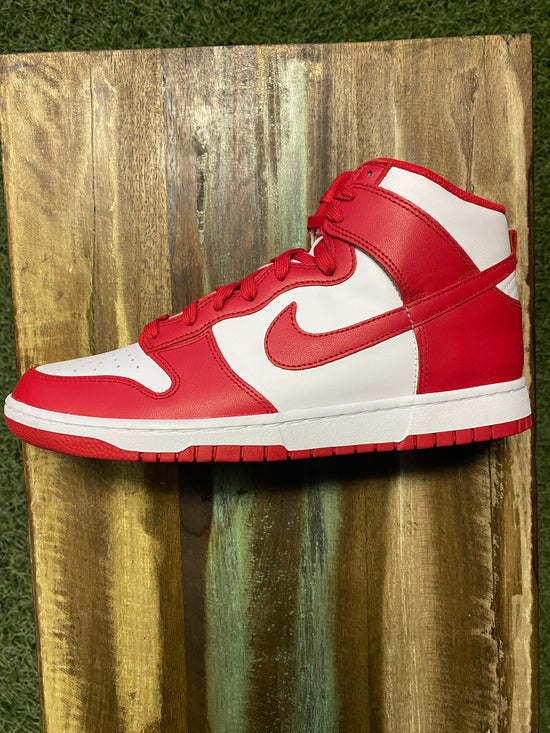 NIKE DUNK HIGH CHAMPIONSHIP RED